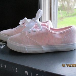 GIRLS TENNIS SHOES. SIZE 13 YOUTH..PINK..EXC.CITI